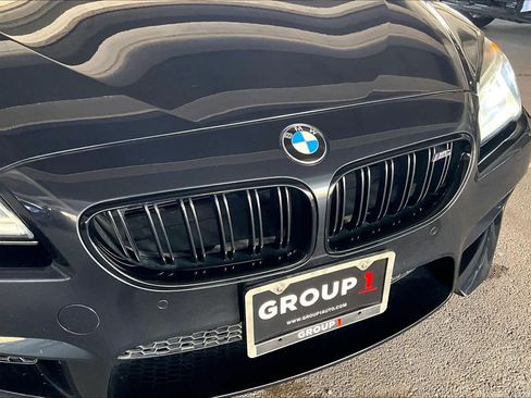 Used 2017 BMW M6 Convertible image 28