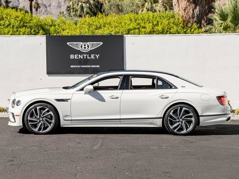 Used 2025 Bentley Flying Spur Plug-In Hybrid AWD/4WD image 5