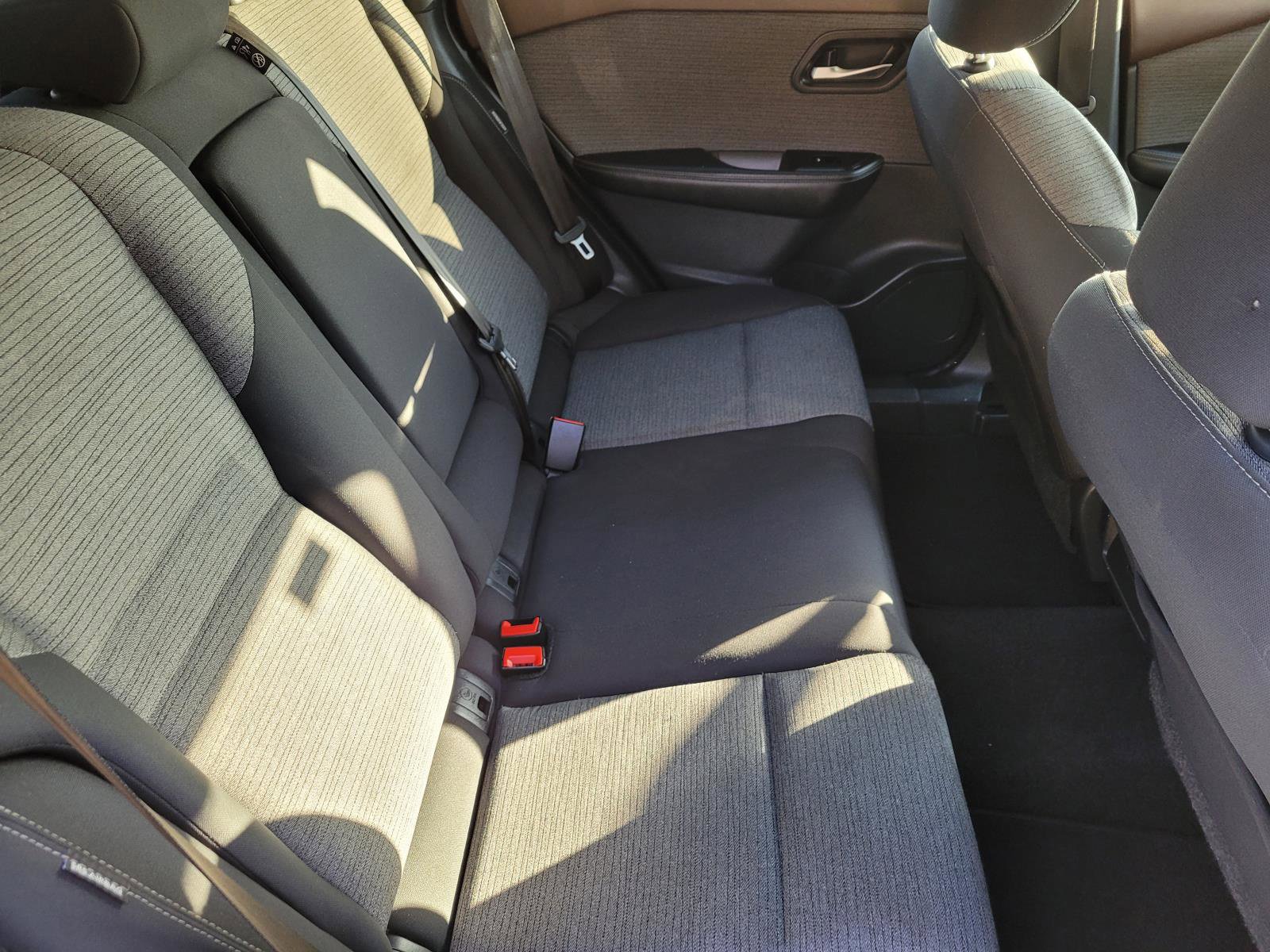 Used 2022 Nissan Rogue SV AWD/4WD image 12