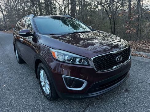 Used 2016 Kia Sorento LX w/ LX Convenience Package image 2