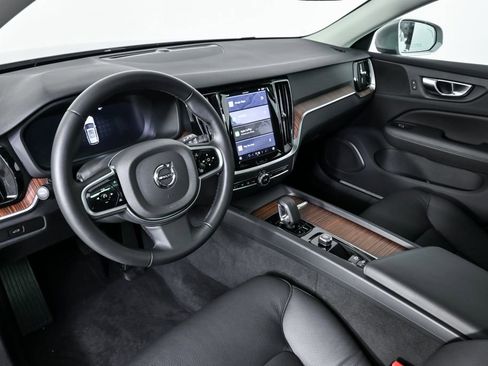 Certified 2025 Volvo V60 B5 Cross Country Plus image 6