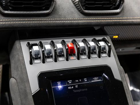 Used 2024 Lamborghini Huracan Sterrato image 32
