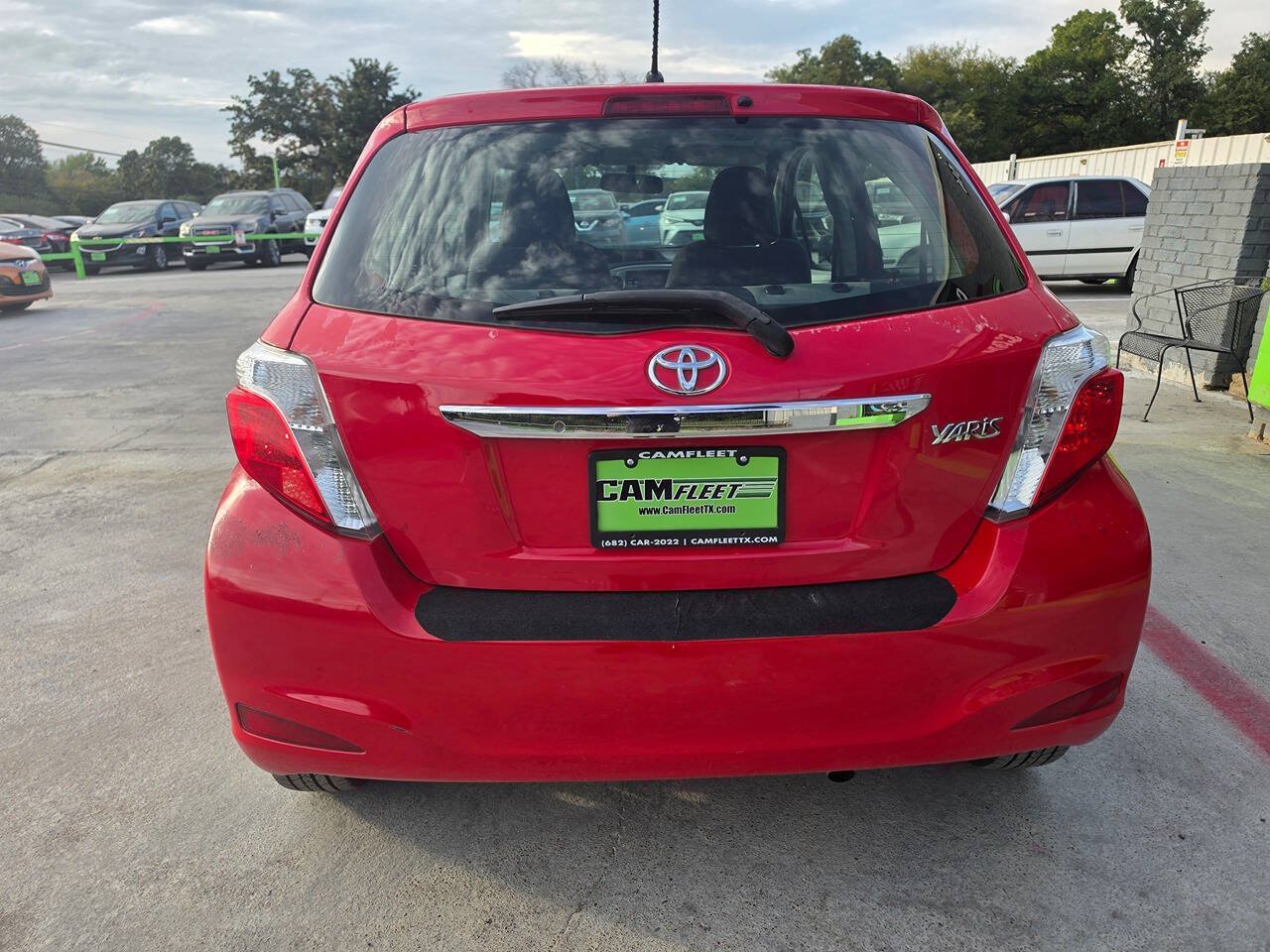 Used 2013 Toyota Yaris L FWD image 14