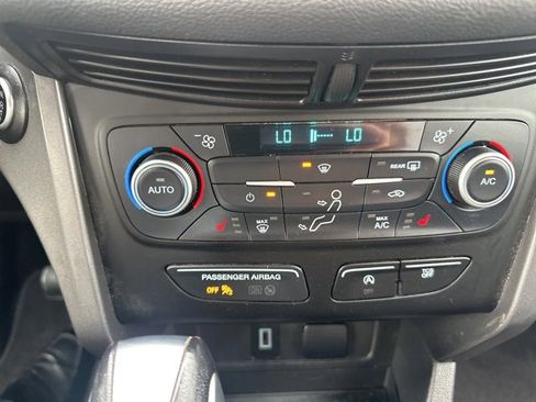 Used 2019 Ford Escape SEL image 21