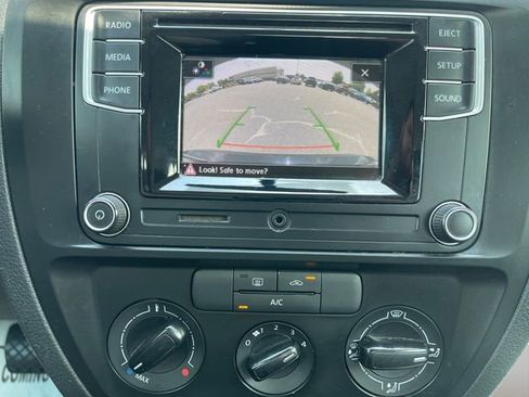 Used 2017 Volkswagen Jetta S image 17