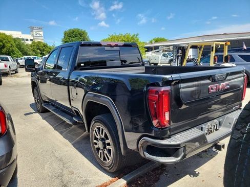Used 2022 GMC Sierra 2500 AT4 w/ AT4 Premium Plus Package AWD/4WD image 3