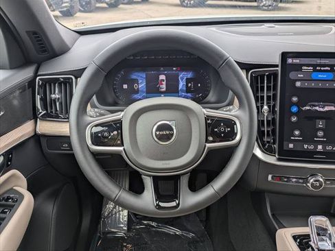 Used 2026 Volvo XC90 B6 Plus w/ Protection Package Premier AWD/4WD image 13