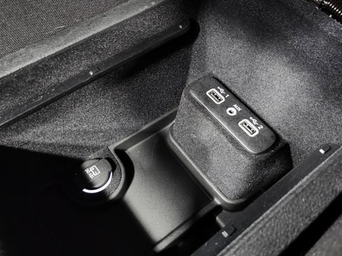 Used 2022 Dodge Charger R/T image 9