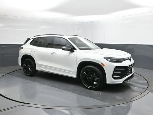 New 2026 Volkswagen Tiguan SE R-Line image 17