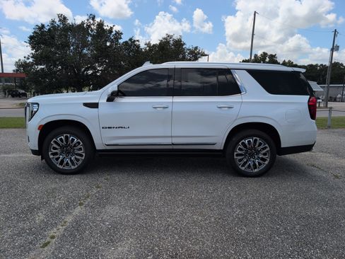Used 2023 GMC Yukon Denali Ultimate AWD/4WD image 2