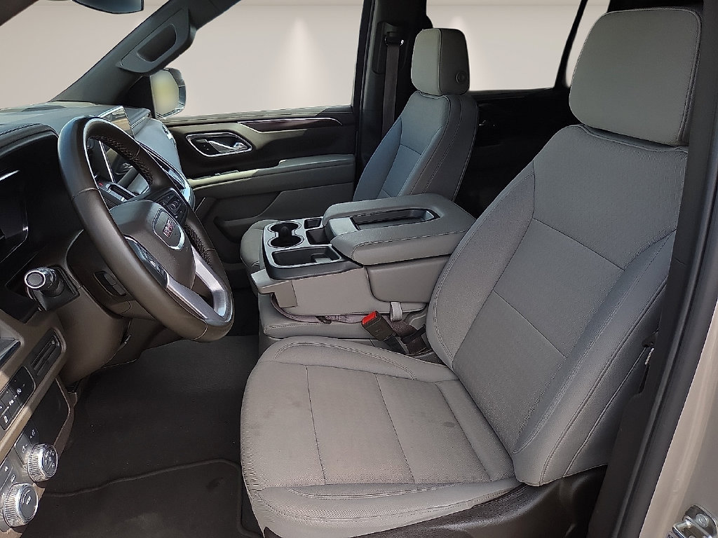 Used 2024 GMC Yukon XL SLE w/ Gmc Pro Safety Plus Package AWD/4WD image 14
