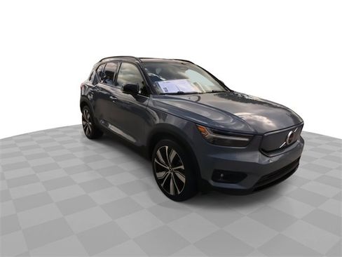 Used 2021 Volvo XC40 P8 Recharge w/ Advanced Package image 2