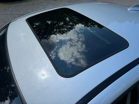 Used 2006 BMW 325i Sedan RWD image 12