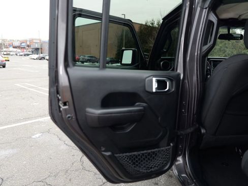 Used 2019 Jeep Wrangler Unlimited Sport S image 27