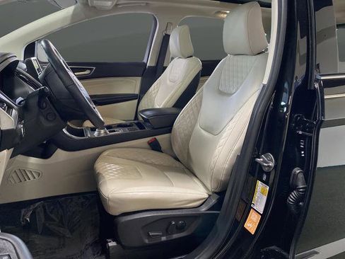 Used 2024 Ford Edge Titanium w/ Equipment Group 301A image 4