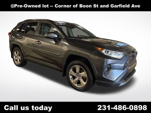 Used 2020 Toyota RAV4 Limited AWD/4WD image 7