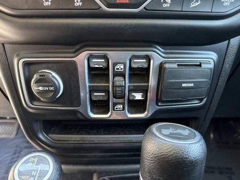 Used 2020 Jeep Wrangler Unlimited Sport AWD/4WD image 31