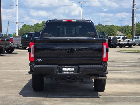 Used 2025 Ford F250 Platinum w/ FX4 Off-Road Package AWD/4WD image 10
