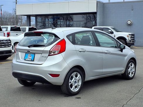 Used 2015 Ford Fiesta SE image 2