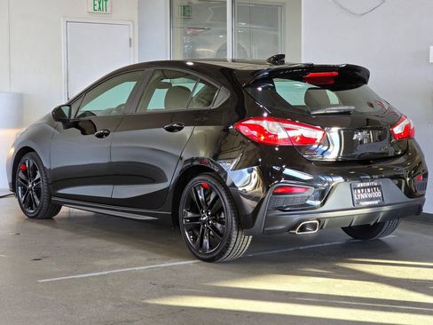 Used 2017 Chevrolet Cruze LT w/ Sun And Sound Package image 6