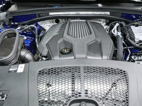 New 2026 Porsche Macan AWD/4WD image 35