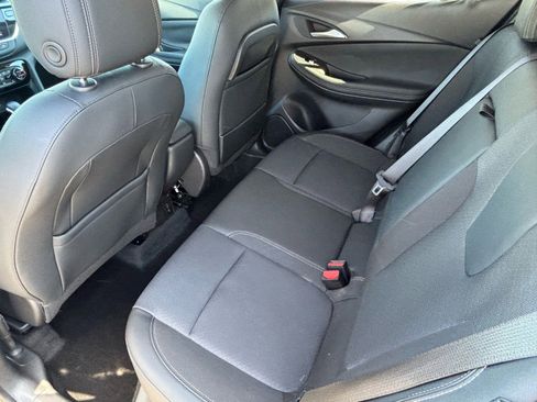 Used 2022 Buick Encore GX Select image 25