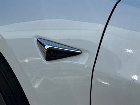 Used 2020 Tesla Model 3 Standard Range image 9