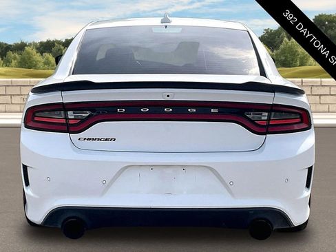 Used 2017 Dodge Charger R/T RWD image 4