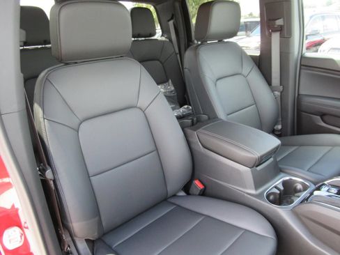 New 2026 GMC Canyon Elevation w/ Convenience Package RWD image 9