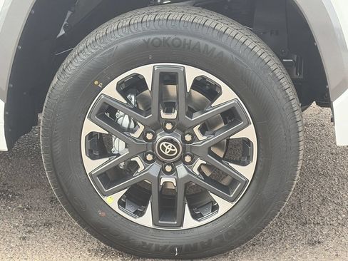 New 2026 Toyota Tundra Limited AWD/4WD image 9