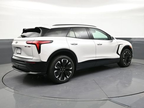 Used 2025 Chevrolet Blazer EV RS w/ Super Cruise Package AWD/4WD image 5