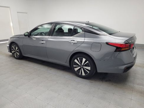 Used 2022 Nissan Altima 2.5 SV image 3