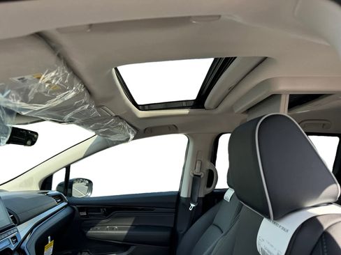New 2026 Honda Odyssey Touring image 12