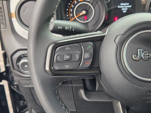 Used 2025 Jeep Wrangler Unlimited Sport AWD/4WD image 26