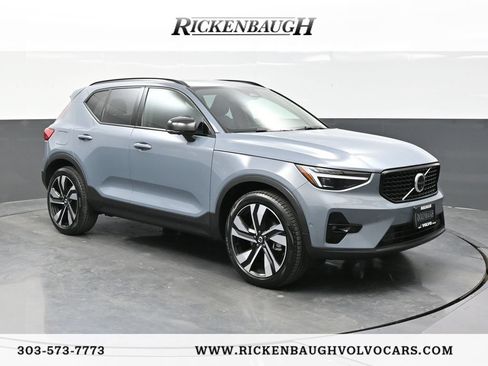 Used 2023 Volvo XC40 B5 Ultimate w/ Protection Package Premier AWD/4WD image 1