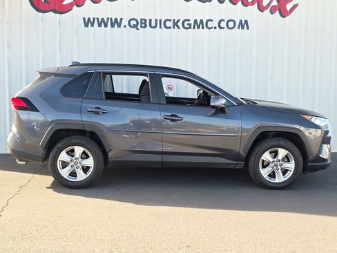 Used 2019 Toyota RAV4 XLE w/ Convenience Package image 9