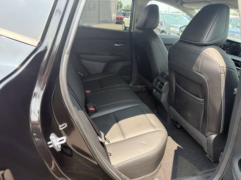 Used 2025 Nissan Murano SV AWD/4WD image 17