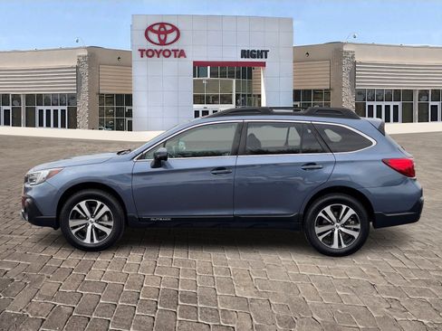 Used 2018 Subaru Outback 2.5i Limited image 3