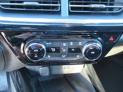 New 2026 Chevrolet Trax RS w/ Sunroof Package image 24