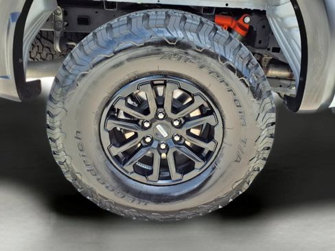 Used 2025 Ford F150 Raptor AWD/4WD image 9