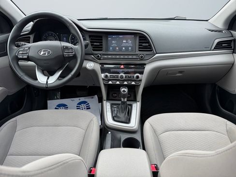 Used 2020 Hyundai Elantra Value Edition w/ Winter Weather Package image 10