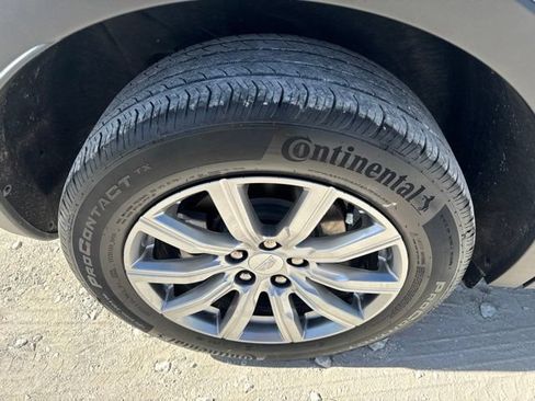 Used 2022 Cadillac XT4 Premium Luxury w/ Enhanced Visibility Package FWD image 25