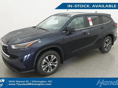 New 2026 Toyota Highlander XLE image 1