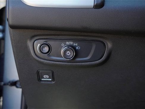 Used 2024 GMC Terrain SLE image 20