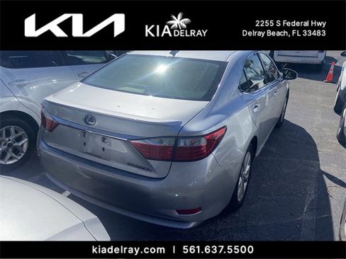 Used 2013 Lexus ES 300h w/ Luxury Pkg image 3