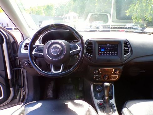 Certified 2020 Jeep Compass Latitude w/ Cold Weather Group AWD/4WD image 16