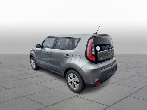 Used 2016 Kia Soul FWD image 2