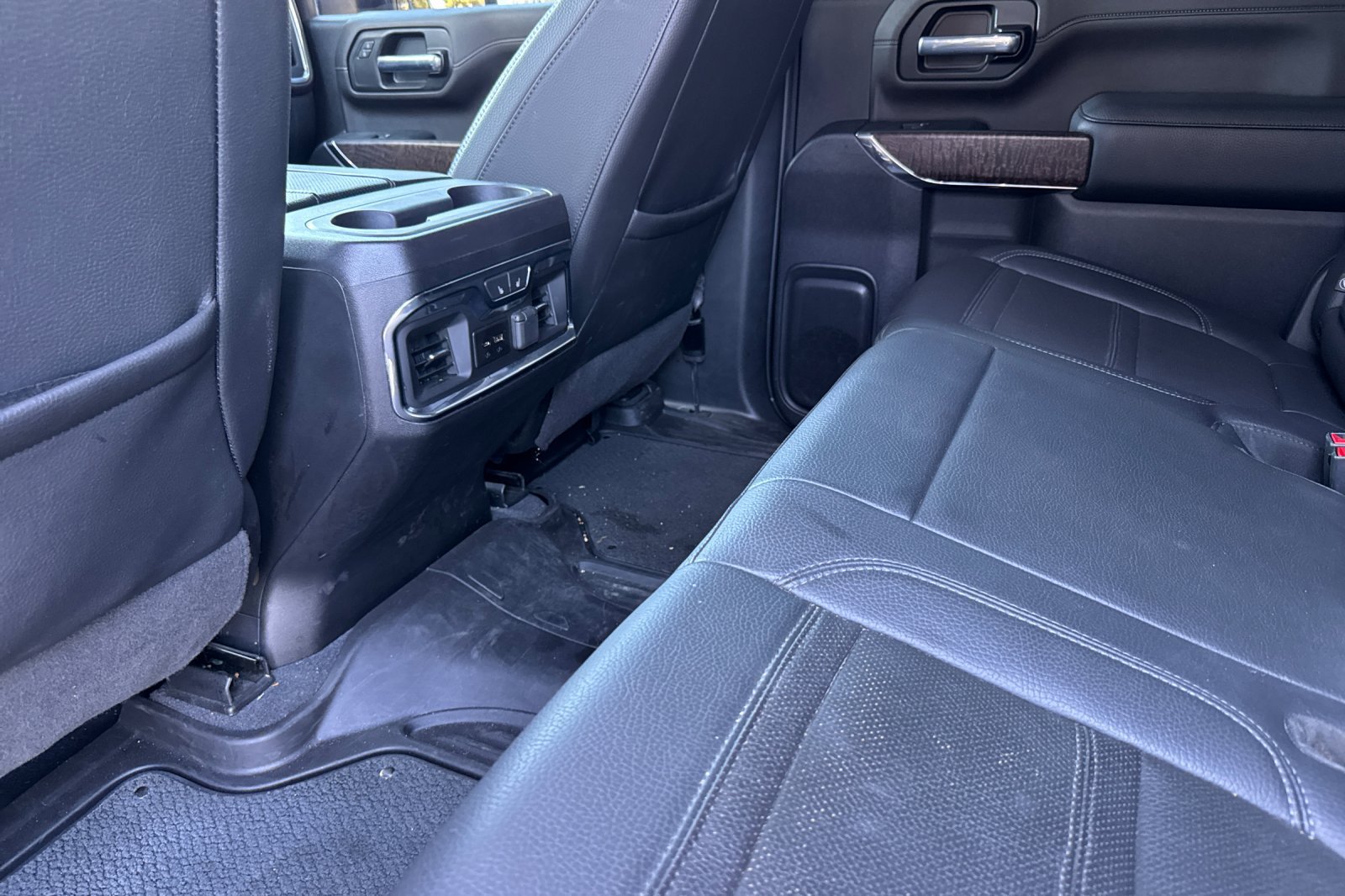 Used 2023 GMC Sierra 2500 Denali w/ Denali Black Diamond Edition AWD/4WD image 14