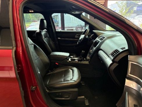 Used 2019 Ford Explorer Limited AWD/4WD image 35