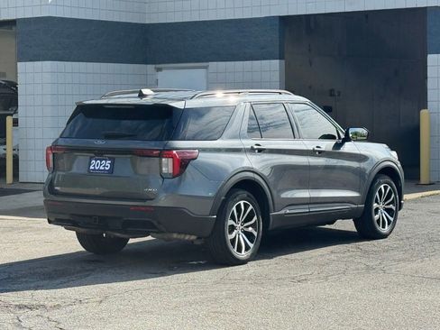 Used 2025 Ford Explorer ST-Line AWD/4WD image 4